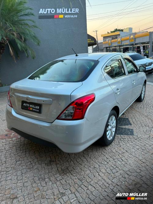 Foto Miniatura Nissan Versa 1.0 S manual 2016