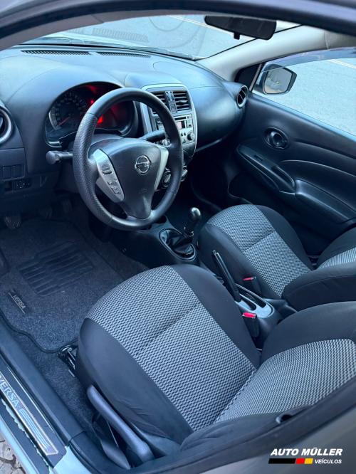Foto Miniatura Nissan Versa 1.0 S manual 2016