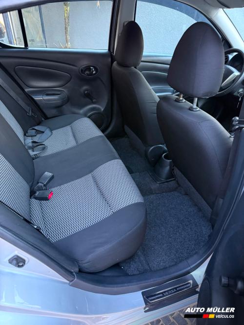Foto Miniatura Nissan Versa 1.0 S manual 2016
