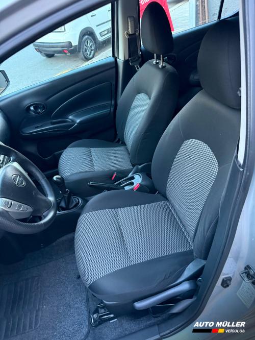 Foto Miniatura Nissan Versa 1.0 S manual 2016